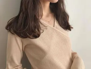 ミディアム hoNua. 栄/透明感カラーのヘアスタイル