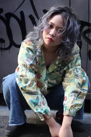 ミディアム カラー ホワイト&レイヤーカ ットエクステ長畠俊輔のヘアスタイル