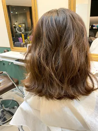ミディアム 大木 華のヘアスタイル