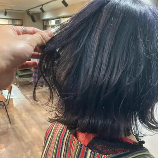 ミディアム 🟢ウルフ／スパイラ ルパーマ／大西🟢のヘアスタイル