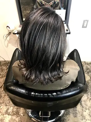 ショート カラー UMEDA FIGAROのヘアスタイル