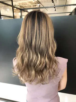 ロング カラー biscohair 髪にドラマを。のヘアスタイル