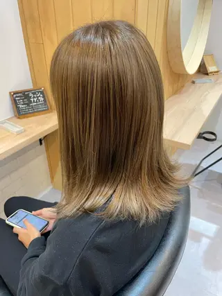 セミロング カラー akane .のヘアスタイル