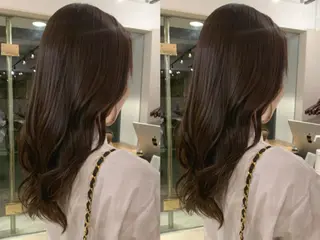 ロング カラー 透明感/オリーブ/ グレージュ/YUKAのヘアスタイル