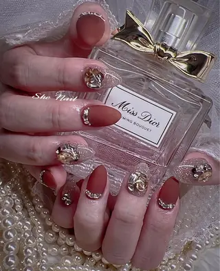 ネイル She   Nail所属・ISA_ BELLAのネイルデザイン