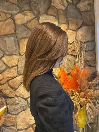 ミディアム カラー 小玉 唯依のヘアスタイル