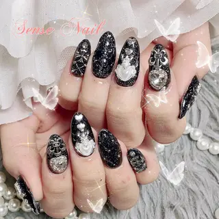 ネイル Queening 🦋のネイルデザイン