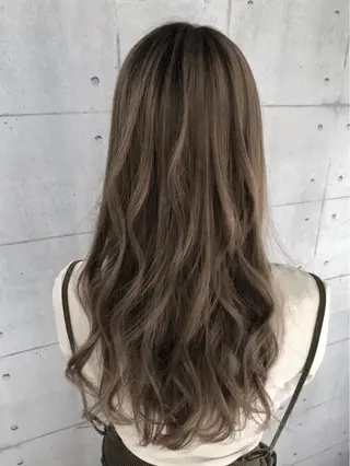 ロング カラー 金沢 広美のヘアスタイル