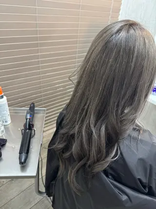 カラー 古屋 光雪のヘアスタイル