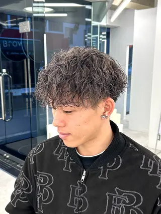 ショート パーマ メンズ 透明感ハイトーン特化 /ケアブリーチ/莉駒のヘアスタイル