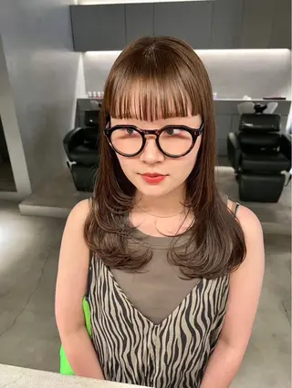 カラー 纐纈 釉羽のヘアスタイル