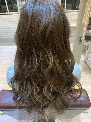 ロング カラー AUBE hair ales福岡平尾店所属・塚本 昂のヘアスタイル