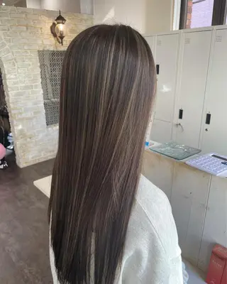 ロング カラー レイヤー/艶カラー 🫧守利のヘアスタイル