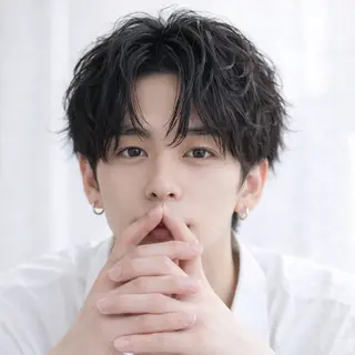 メンズ 表参道フェザーパーマ ニュアンスパーマのヘアスタイル