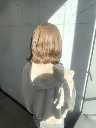 ミディアム カラー Bei Licoldo.所属・マツオカ マコのヘアスタイル
