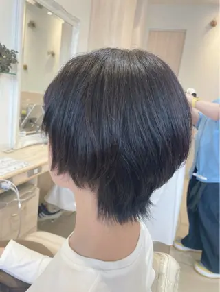 ショート カラー ハイトーン🌈✨️ 吉村美沙季のヘアスタイル