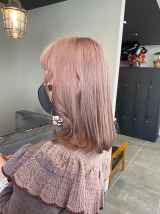 ミディアム maco 艶感ハイトーン🦋のヘアスタイル