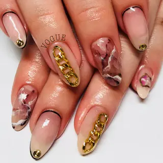 ネイル VOGUE ×SWANのネイルデザイン