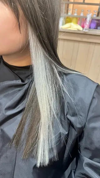 カラー 壁 菜乃葉のヘアスタイル