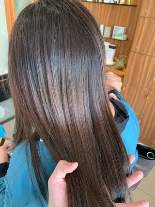 セミロング カラー パーマ 白髪ぼかしハイライト 柳川拓哉のヘアスタイル