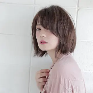 ミディアム 相原 瞳のヘアスタイル