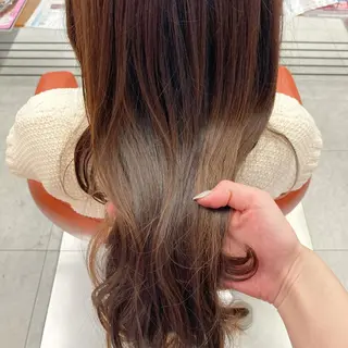ロング カラー 小森 衣純のヘアスタイル
