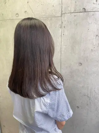 ロング カラー カジュアルを女っぽく 𝗮𝘆𝗮𝗰𝗼のヘアスタイル