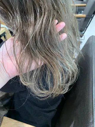 セミロング SALOWIN新潟万代所属・緑川 瑞穂のヘアスタイル