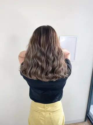 ロング カラー ハイライトカラー✨ グレージュ✨鎌倉光洋のヘアスタイル