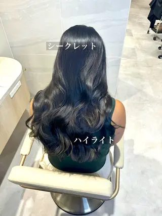 ロング 韓国風/小顔レイヤー /艶カラーのヘアスタイル