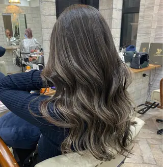 ロング カラー パーマ ヘアアレンジ メンズ キッズ ネイル マツエク・マツパ ハイライト、レイヤー カット/西梅田/中西のヘアスタイル