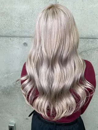 ロング Blonde nagoya sakae所属・岡留 愛美のヘアスタイル