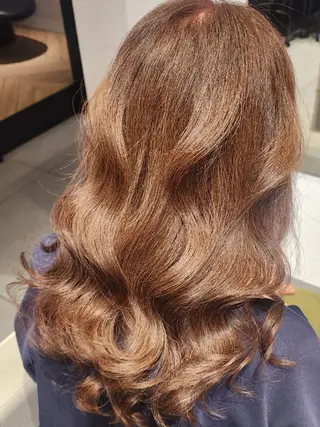 ミディアム ステアケース所属・小副川 Maayaのヘアスタイル