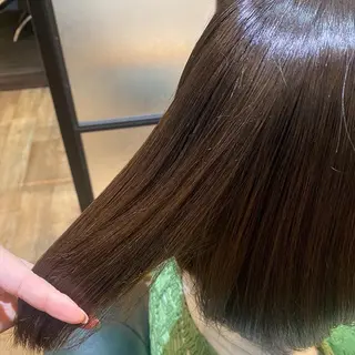 カラー 井上 彩花のヘアスタイル