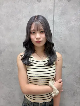 ミディアム issei 梅田ハイトーン⭐️のヘアスタイル