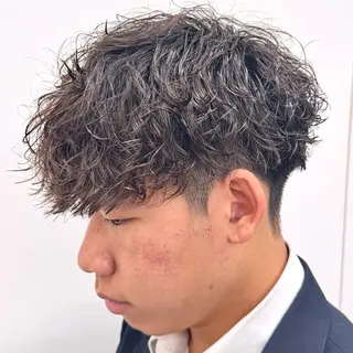 ショート パーマ ヘアアレンジ メンズ 艶カラー の達人のヘアスタイル