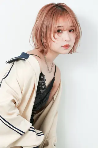 ミディアム カラー 中嶋 夏美のヘアスタイル