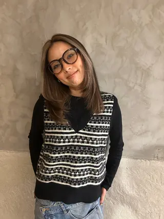 セミロング カラー さの あやねのヘアスタイル