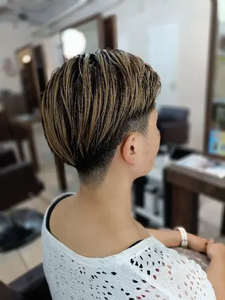 ショート 勝連 利恵のヘアスタイル