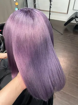 ミディアム カラー chloe 【クロエ】のヘアスタイル