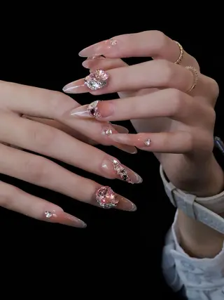 ミディアム ドラ Nailsのネイルデザイン