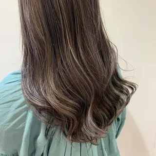 ロング 透明感カラー 金村真子のヘアスタイル