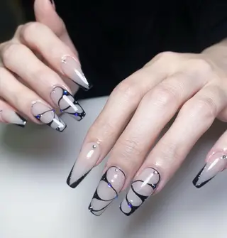 ネイル Queens テイのネイルデザイン