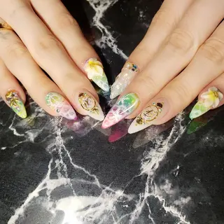 ミディアム ネイル クロキ 。のネイルデザイン