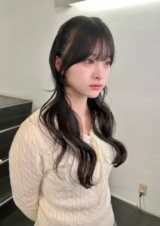 ロング ゆほこ クリーミーcolorのヘアスタイル