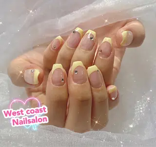 ネイル リボン、ガーリー パーツ放題専門店のネイルデザイン