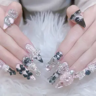 ネイル ゴテゴテ ネイルのネイルデザイン