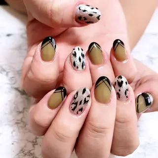 ネイル 手書きが得意🖌️ Y’s  nailのネイルデザイン
