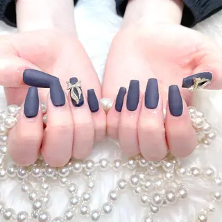 ネイル Go  Today シェアサロン 新宿Gratia店所属・杉山 栞のネイルデザイン