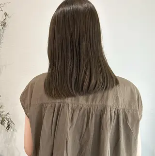 セミロング en⁺ trust所属・レノ/en trust/金沢市のヘアスタイル